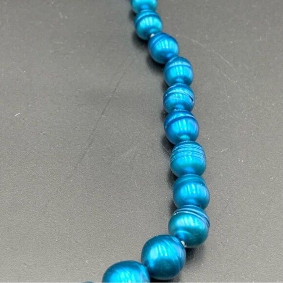 Woman’s Stunning color blue real freshwater pearls - Picture 4 of 6